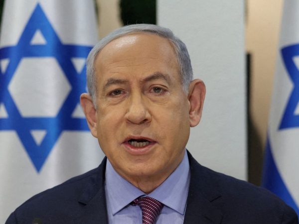 Benjamin Netanyahu em Tel Aviv
 31/12/2023    ABIR SULTAN/Pool via REUTERS