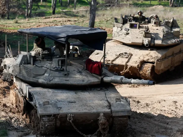 Tanques israelenses perto da fronteira de Gaza
 7/2/2024    REUTERS/Amir Cohen
