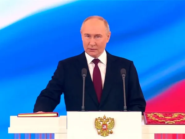 Vladimir Putin durante posse em Moscou
 7/5/2024   Kremlin.ru/Divulgação via REUTERS