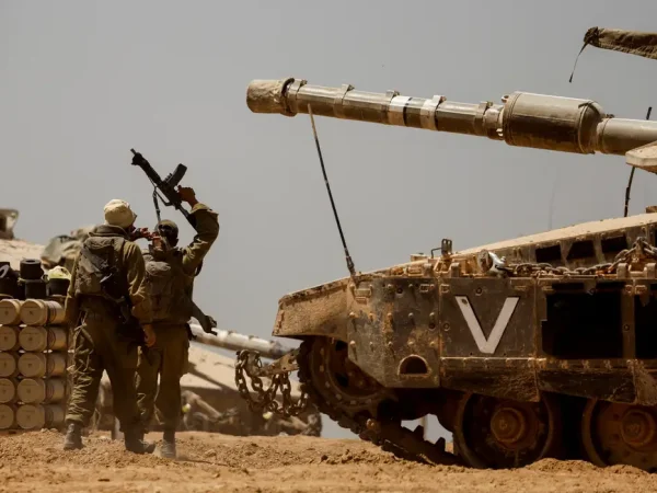 Soldados israelenses perto da fronteira com Gaza
 9/5/2024   REUTERS/Amir Cohen