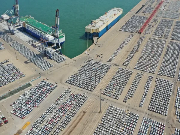 Carros para exportação no porto de Yantai, província de Shandong, na China
03/05/2023
China Daily via REUTERS