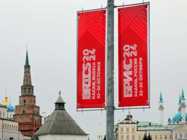Cartaz sobre Brics em Kazan
 17/10/2024   REUTERS/Alexey Nasyrov