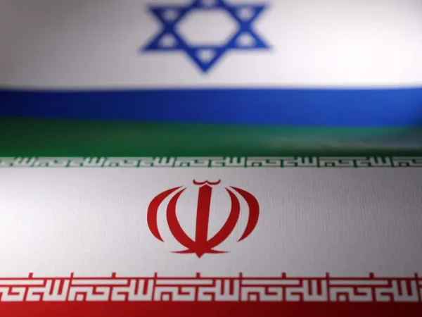 Bandeiras de Israel e do Irã em foto de ilustração
24/04/2024 REUTERS/Dado Ruvic