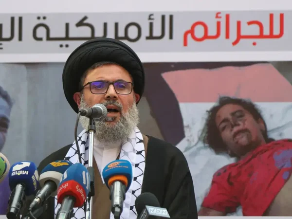 Hashem Safieddine discurso durante protesto no sul de Beirute
18/10/2023 REUTERS/Mohamed Azakir