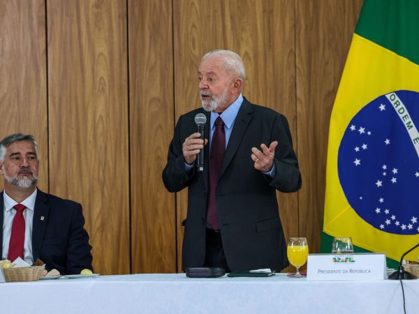 Brasília (DF), 23.04.2024 - Presidente Luiz Inácio Lula da Silva(d) e o ministro Pimenta durante café com jornalistas no Palácio do Planalto. 
Foto: Fabio Rodrigues-Pozzebom/Agência Brasil