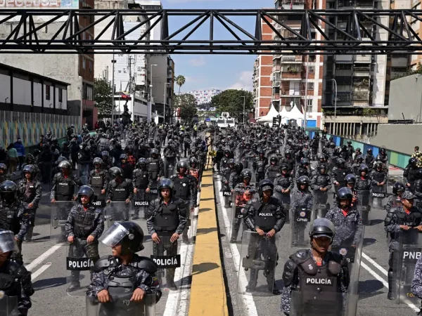 Members of Venezuela’s National Bolivarian Police stand in formation during a military exercise, in Caracas, Venezuela January 23, 2025. Reuters/Gaby Oraa/Proibida reprodução