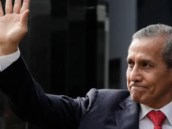 Peru's former President Ollanta Humala accused of money laundering, arrives at court to hear the sentencing, in Lima, Peru April 15, 2025. Reuters/Angela Ponce/Proibida reprodução
