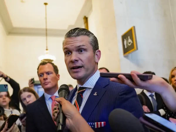 Pete Hegseth em Washington
 21/11/2024   REUTERS/Nathan Howard