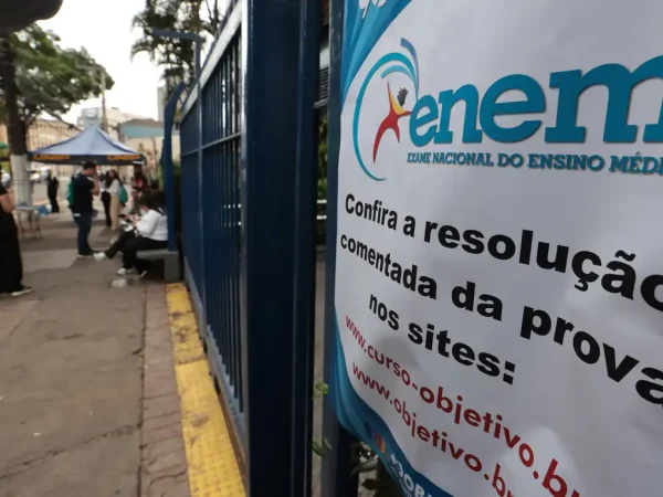 São Paulo (SP), 09/11/2025 - Estudantes no primeiro dia de provas do ENEM na UNIP Vergueiro em São Paulo. Foto: Paulo Pinto/Agência Brasil.