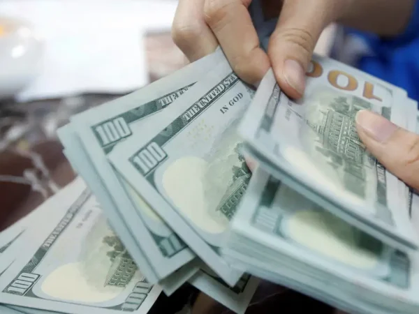 Notas de dólar
16 de maio de 2016
REUTERS/Kham