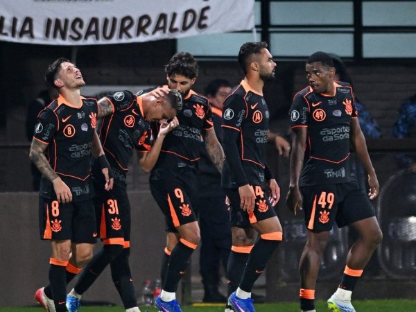 corinthians, platense, libertadores
