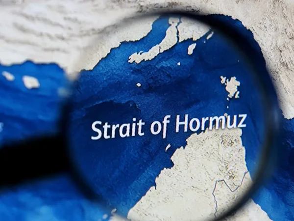 Ilustração mostra o mapa do Estreito de Ormuz
23 de março de 2026
REUTERS/Dado Ruvic