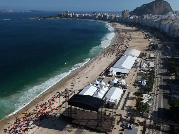 A drone view of preparations on Copacabana beach ahead of Colombian singer Shakira's open concert on May 2, in Rio de Janeiro, Brazil, April 19, 2026. REUTERS/Pilar Olivares