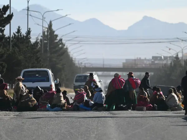 People block one of the entrances to the city of La Paz while demanding the resignation of President Rodrigo Paz amid an ongoing economic and fuel crisis, in El Alto, Bolivia, May 11, 2026. REUTERS/Claudia Morales