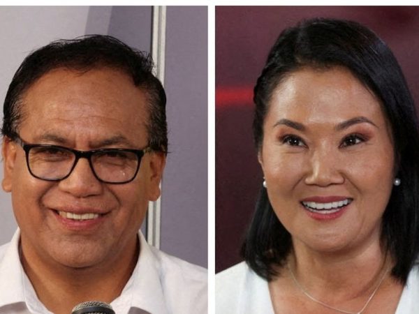 Peru - 05/06/2026 - A combination picture shows Peru's leftist candidate Roberto Sanchez and right-wing presidential candidate Keiko Fujimori speaking during a televised debate ahead of the June 7 runoff presidential vote, in Lima, Peru, May 31, 2026. REUTERS/Alessandro Cinque/Proibida reprodução