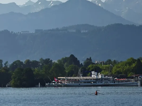 O resort Buergenstock, em Obbuergen, onde poderiam ocorrer possíveis negociações entre as delegações dos EUA e do Irã após a assinatura, pelos presidentes dos dois países, de um acordo provisório com o objetivo de pôr fim à guerra, visto de Lucerna, na Suíça
19 de junho de 2026
REUTERS/Denis Balibouse