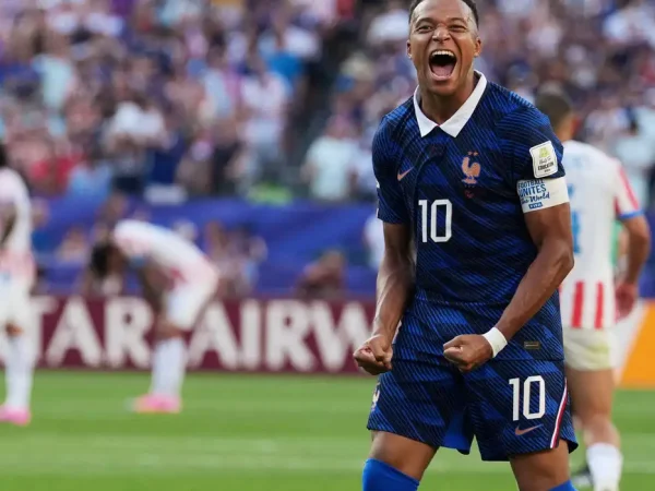 Soccer Football - FIFA World Cup 2026 - Round of 16 - Paraguay v France - Philadelphia Stadium, Philadelphia, Pennsylvania, U.S. - July 4, 2026
France's Kylian Mbappe celebrates after the match IMAGN IMAGES via Reuters/James Lang     TPX IMAGES OF THE DAY