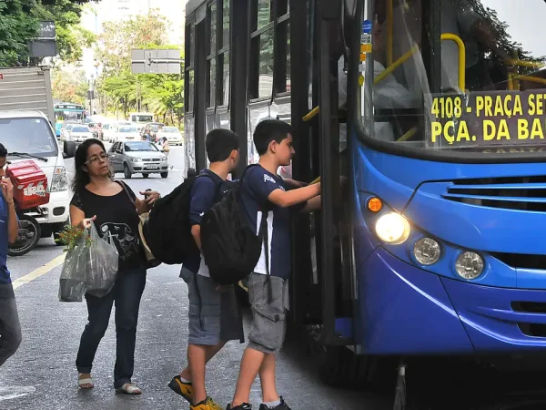 Belo Horizonte (BH) 16/07/2023  Os ônibus que atendem vilas e favelas terão passe livre integral para estudantes da rede pública.Foto: Breno Pataro/ Prefeitura de Belo Horizonte.