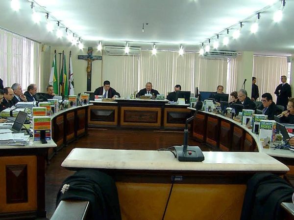 Dos 14 desembargadores presentes, 13 foram a favor da agregação das comarcas, no RN. Apenas Cláudio Santos se posicionou contrário (Foto: Reprodução/Inter TV Cabugi)