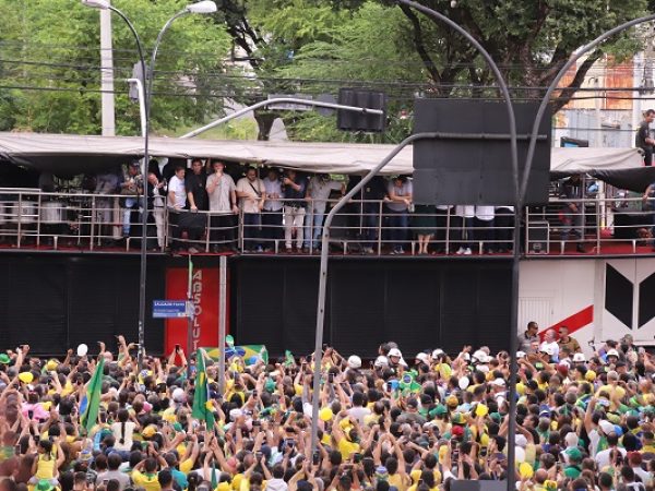 Na chegada da Marcha com Jesus, Bolsonaro foi recebido aos gritos de 