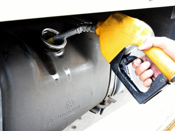 Com a mudança, o litro do diesel A fornecido pela empresa passará a custar R$ 4,89. — Foto: Reprodução
