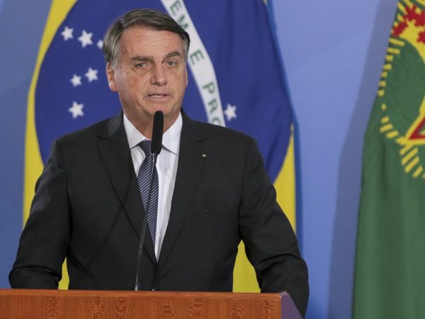 O presidente da República, Jair Bolsonaro, durante cerimônia de cumprimentos aos oficiais-generais promovidos, no Palácio do Planalto. — Foto: Reprodução