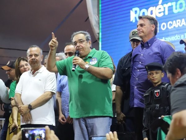 Álvaro Dias discursa durante comício de Bolsonaro em Natal. — Foto: Reprodução