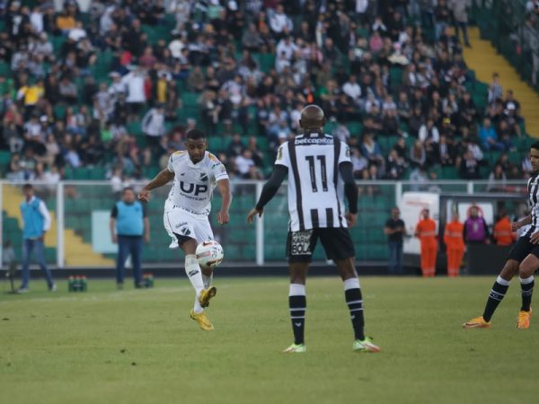O Alvinegro empatou em 0 a 0 com o Figueirense, no estádio Orlando Scarpelli. — Foto: Rennê Carvalho/ABC F.C