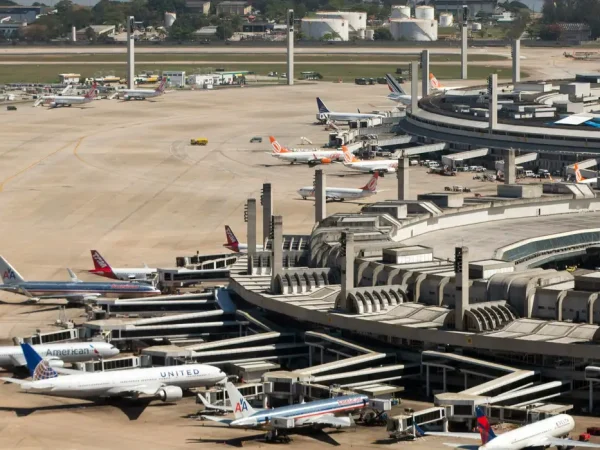 Aeroporto Internacional do Galeão – Rio de Janeiro. Foto: Daniel Basil/Gov Brasil/Wikipedia