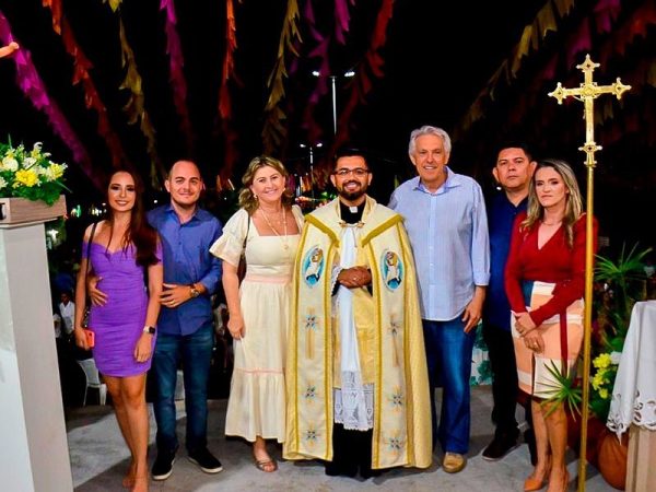 O deputado federal prestigiou ao lado da população, a festa do padroeiro da cidade São João Batista. — Foto: Divulgação