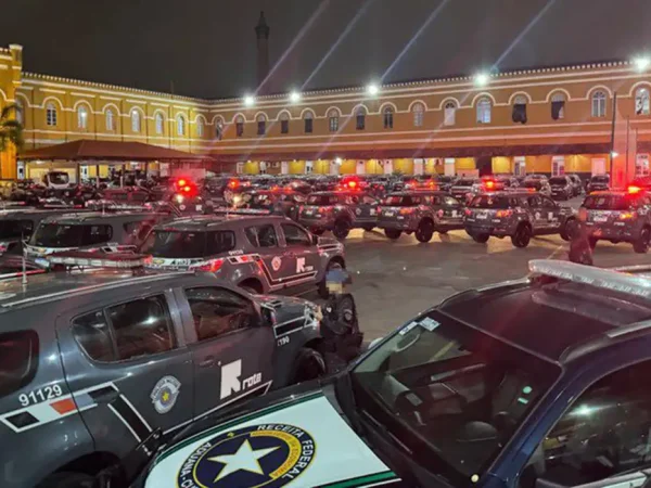 São Paulo (SP), 25/09/2025 - A Receita Federal e órgãos parceiros deflagraram a “Operação Spare”, desdobramento da “ Operação Carbono Oculto ”, realizada em 28 de agosto. A ação mira um dos principais operadores de uma organização criminosa que atua há mais de duas décadas no mercado de combustíveis no estado de São Paulo, além de pessoas a ele associadas. Os investigados são suspeitos de utilizar postos, empreendimentos imobiliários, motéis e lojas de franquia como instrumentos para lavagem de dinheiro e ocultação de patrimônio.. Foto: Receita Federal/Divulgação