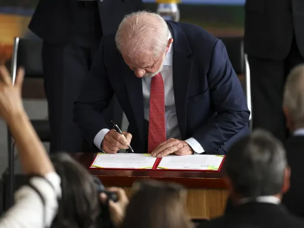 Brasília (DF), 08/01/2026 - O presidente Luiz Inácio Lula da Silva participa da cerimônia relativa aos atos antidemocráticos de 8 de janeiro e assina veto integral ao PL da Dosimetria. Foto: Marcelo Camargo/Agência Brasil