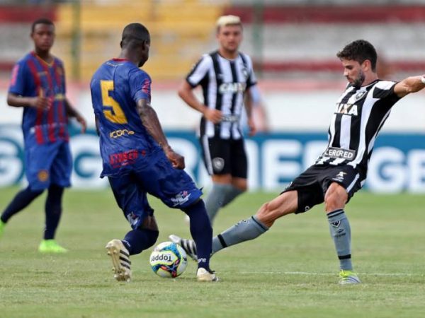 Botafogo tropeçou na estreia em 2017 (Foto: Vitor Silva/SSPress/Botafogo)