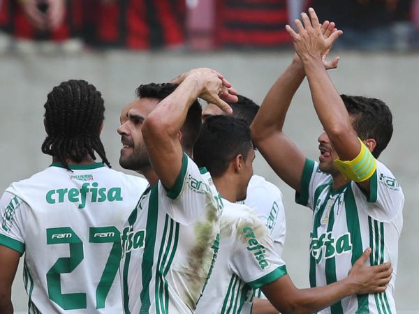 Bruno Henrique e Keno marcaram os gols do Palmeiras em Pernambuco (Foto: Cesar Greco/Divulgação)