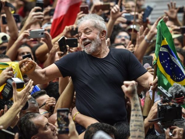 Lula foi condenado em duas ações penais, por corrupção e lavagem, do tríplex de Guarujá (SP) e do sítio de Atibaia — Foto: © Getty Images