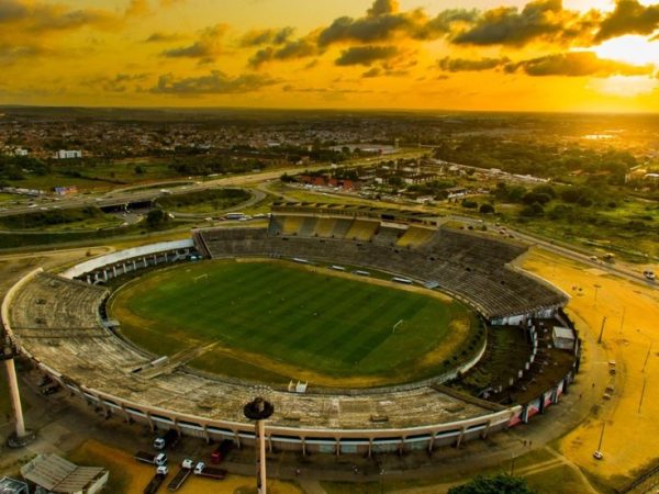 Justiça determina realocação de comerciantes de fogos de artifício no entorno do Estádio Almeidão — Foto: Beto Kiss