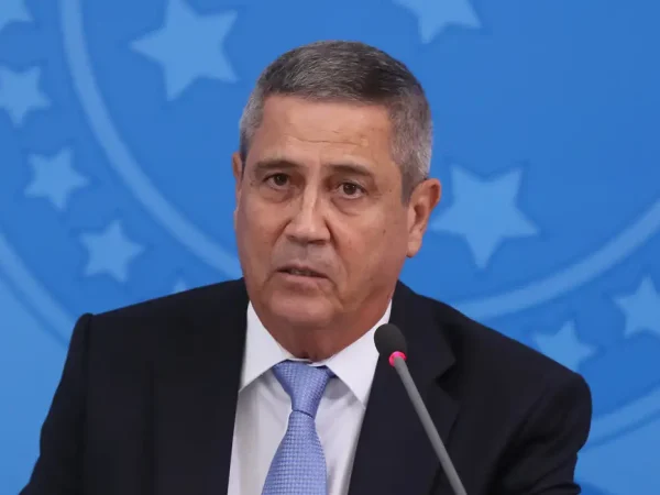 Brasília (DF), 02/04/2020 - Ministro da Casa Civil Braga Netto durante coletiva de Imprensa no Palácio do Planalto sobre as ações de enfrentamento no combate ao Covid-19. Foto: Isac Nóbrega/PR