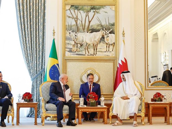 30.11.2023 - Presidente da República, Luiz Inácio Lula da Silva, durante reunião ampliada com o Emir do Catar, Tamim bin Hamad al-Thani.
Amiri Diwan, Doha - Catar.

Foto: Ricardo Stuckert / PR