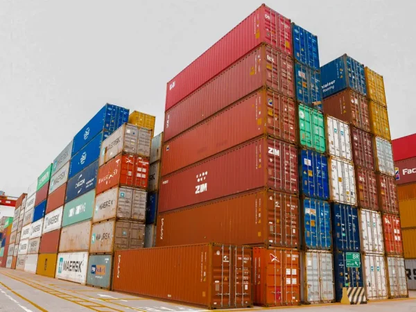 Visita técnica ao Porto ITapoá SC. Os Portos tem sempre uma movimentação grande de container e navios e movimenta o marcado de importação e exportação.. Foto: Vosmar Rosa/MPOR