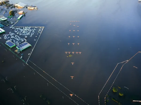 PORTO ALEGRE, RS, BRASIL, 14.05.2024 - Imagens aéreas de Porto Alegre e Região Metropolitana na tarde de terça-feira, 14 de maio de 2024. Devido as fortes chuvas, o Aeroporto de Porto Alegre continua alagado pela enchente. Foto: Mauricio Tonetto/ Secom