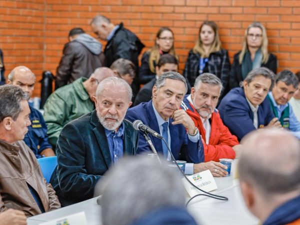 São Leopoldo (RS), 15.05.2024 - Presidente da República, Luiz Inácio Lula da Silva, reúne-se com o Governador do Rio Grande do Sul, Eduardo Leite, e anuncia novas medidas de assistência ao Rio Grande do Sul. Foto: Ricardo Stuckert/PR