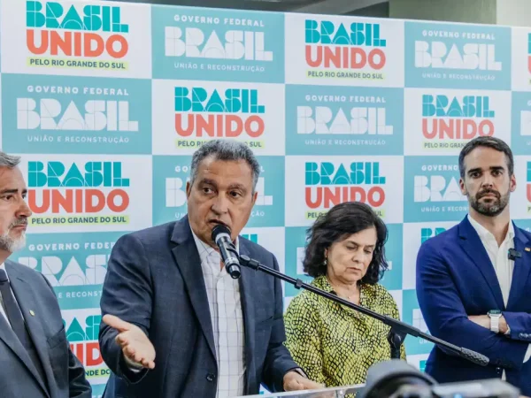 Porto Alegre (RS), 28/01/2025 - O ministro da Casa Civil, Rui Costa, durante visita acompanhado da ministra da Saúde, Nísia Trindade e o govenador Eduardo Leite com objetivo de manter reuniões com o governo do Estado e prefeitos, para vistoriar das obras do Novo PAC e atualizar as ações do governo federal para a reconstrução do Rio Grande do Sul. Foto: Wagner Lopes/CC