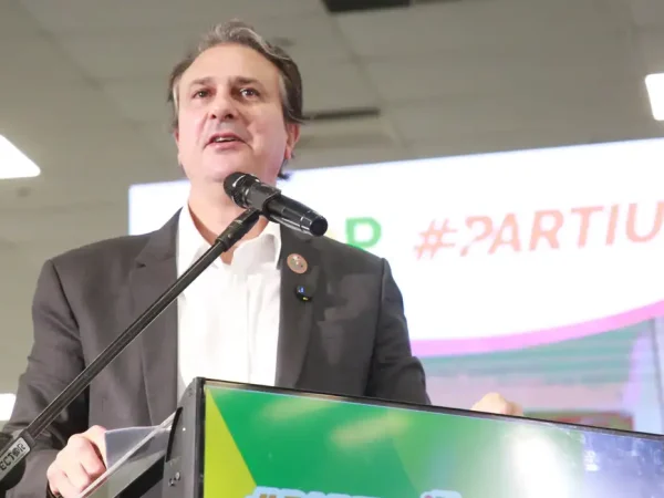 Natal (RN), 10/03/2025 - Ministro da Educação Camilo Santana durante cerimônia de Anúncio dos Programas Partiu IF e CPop: Igualdade de Oportunidades para Transformar a Educação. Foto: Luís Fortes/MEC