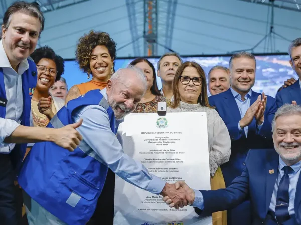 Presidente da República, Luiz Inácio Lula da Silva, durante cerimônia de inauguração da Nova Sede da Unidade de Campos dos Goytacazes da Universidade Federal Fluminense – UFF Campos.
Rua Santiago Carvalhido Filho, nº 85, Centro – Campos dos Goytacazes - RJ.

Foto: Ricardo Stuckert / PR