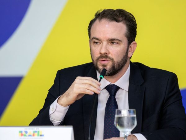 Brasília (DF), 06/04/2026 - Ministro da Fazenda, Dario Durigan, fala durante entrevista coletiva. Foto: Washington Costa/MF