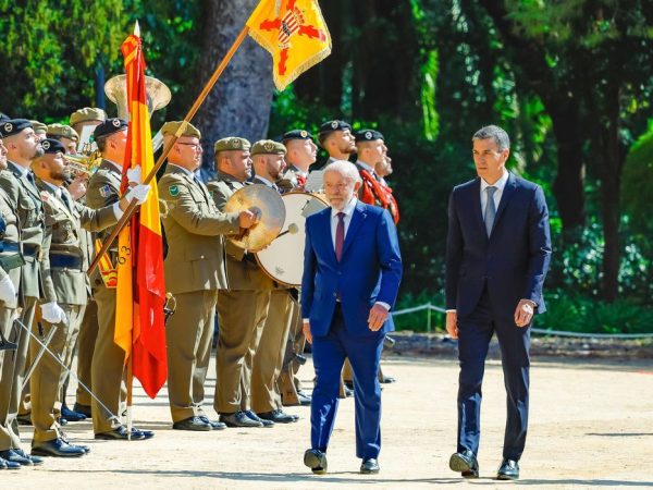 17.04.2026 – Presidente da República, Luiz Inácio Lula da Silva, durante cerimônia oficial de chegada. Jardins do Palácio de Pedralbes, Espanha.

Foto: Ricardo Stuckert / PR