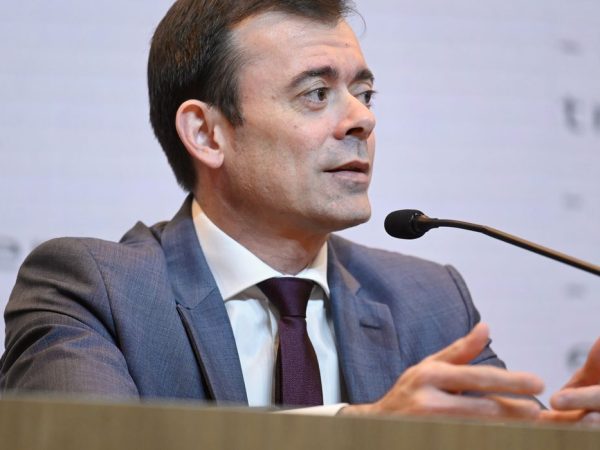 Brasília (DF), 13/05/2026 - Rogério Ceron, secretário-executivo do Ministério da Fazenda, fala durante coletiva para anunciar novas ações de enfrentamento aos efeitos da guerra sobre o setor de combustíveis no Brasil. Foto: Ricardo Botelho/MME