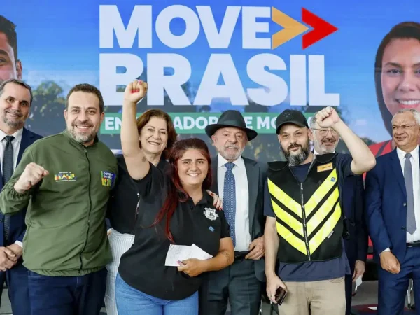 Brasília (DF), 12/06/2026 - Presidente da República, Luiz Inácio Lula da Silva, durante anúncio de linha de crédito para financiamento de motos para trabalhadores de aplicativos, no Palácio do Planalto. Foto: Ricardo Stuckert/PR