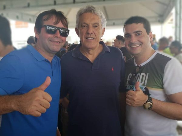 João Maia estava acompanhado do prefeito Alan Silveira, vereador Evangelista Menezes, amigos e lideranças — Foto: Reprodução/Facebook