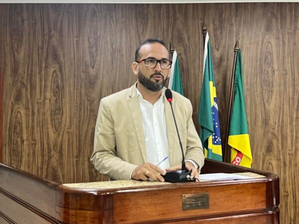 Vereador Andinho Duarte na tribuna da Câmara de Caicó.  — Foto: Divulgação